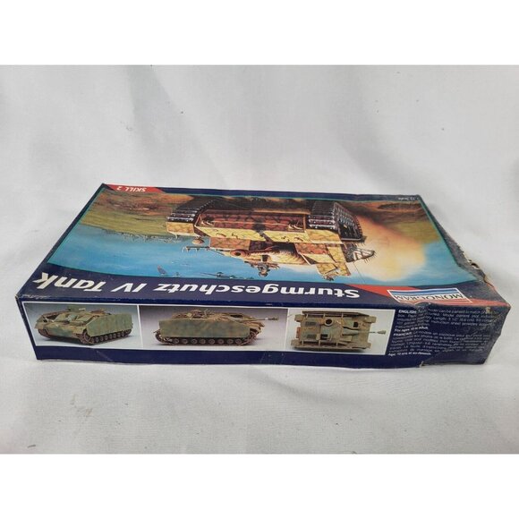 Vintage Monogram 1:72 Scale Sturmgeschutz IV Tank Model Kit, Open Box 1996 - Picture 5 of 6